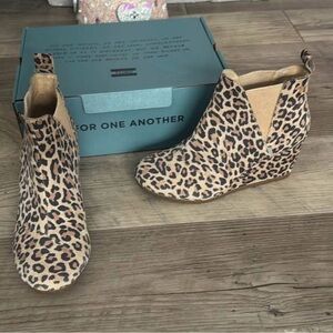 Toms Leopard Print Ankle Booties